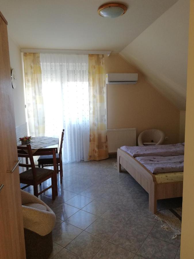 Imola Es Andrea Apartmanhaz Hajdúszoboszló Eksteriør bilde