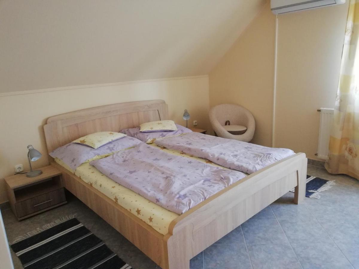 Imola Es Andrea Apartmanhaz Hajdúszoboszló Eksteriør bilde