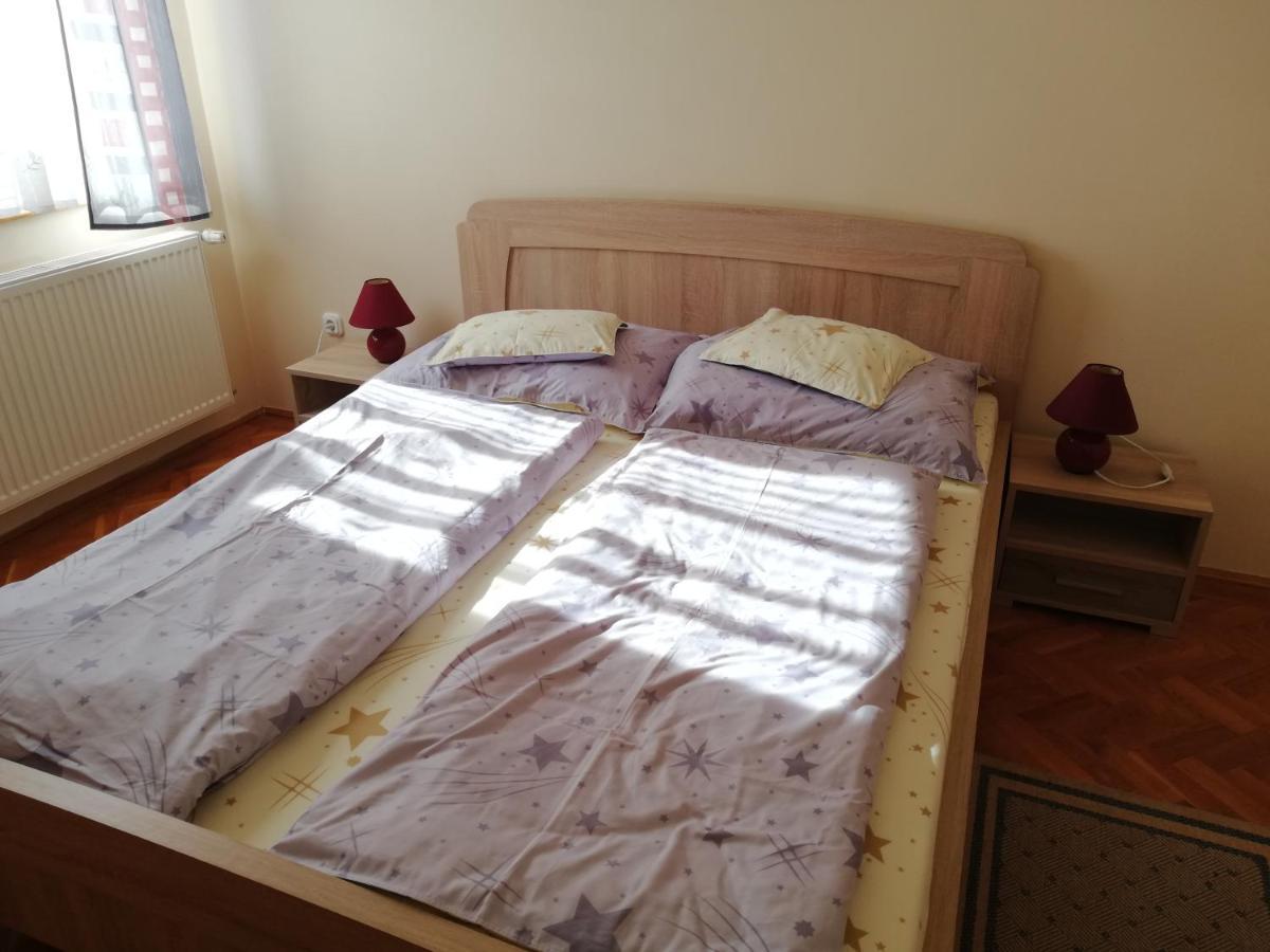 Imola Es Andrea Apartmanhaz Hajdúszoboszló Eksteriør bilde