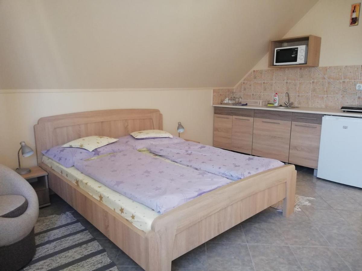Imola Es Andrea Apartmanhaz Hajdúszoboszló Eksteriør bilde