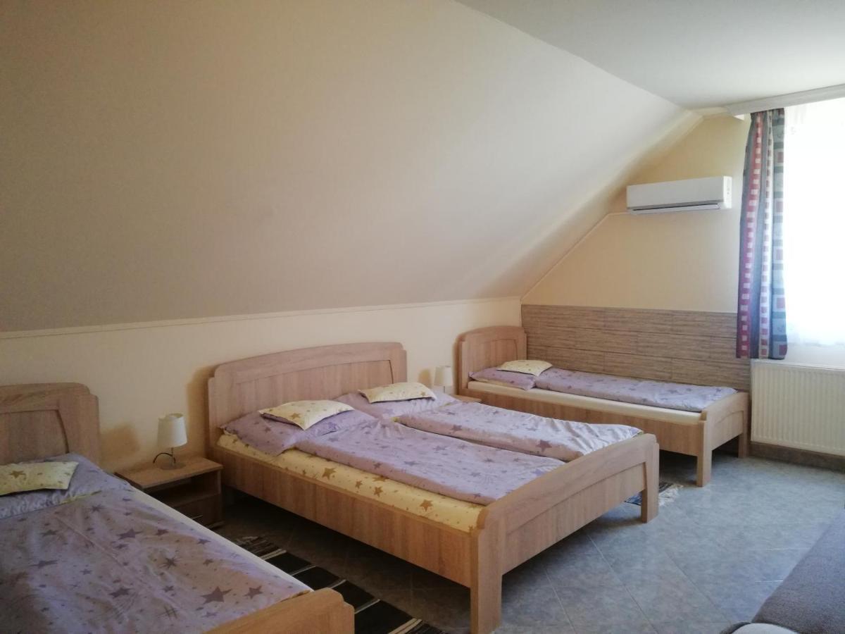 Imola Es Andrea Apartmanhaz Hajdúszoboszló Eksteriør bilde