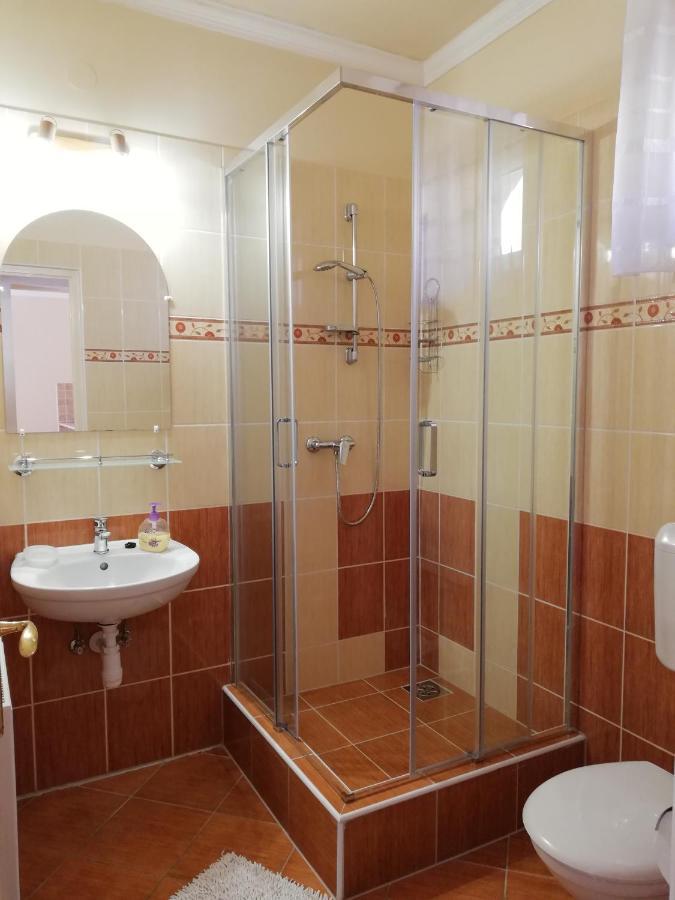 Imola Es Andrea Apartmanhaz Hajdúszoboszló Eksteriør bilde