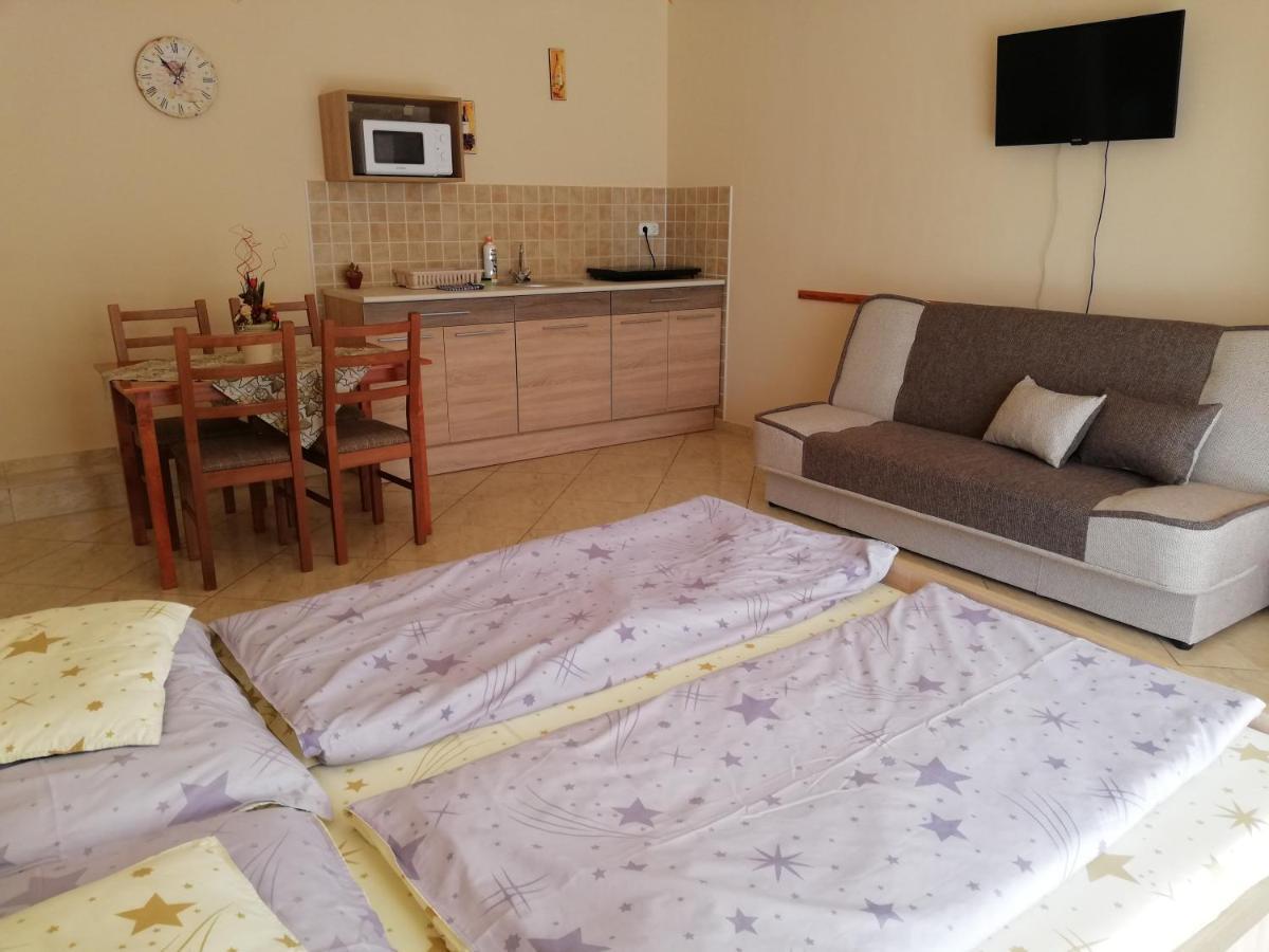 Imola Es Andrea Apartmanhaz Hajdúszoboszló Eksteriør bilde